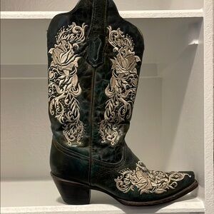 Embroidered Western Cowboy Boots